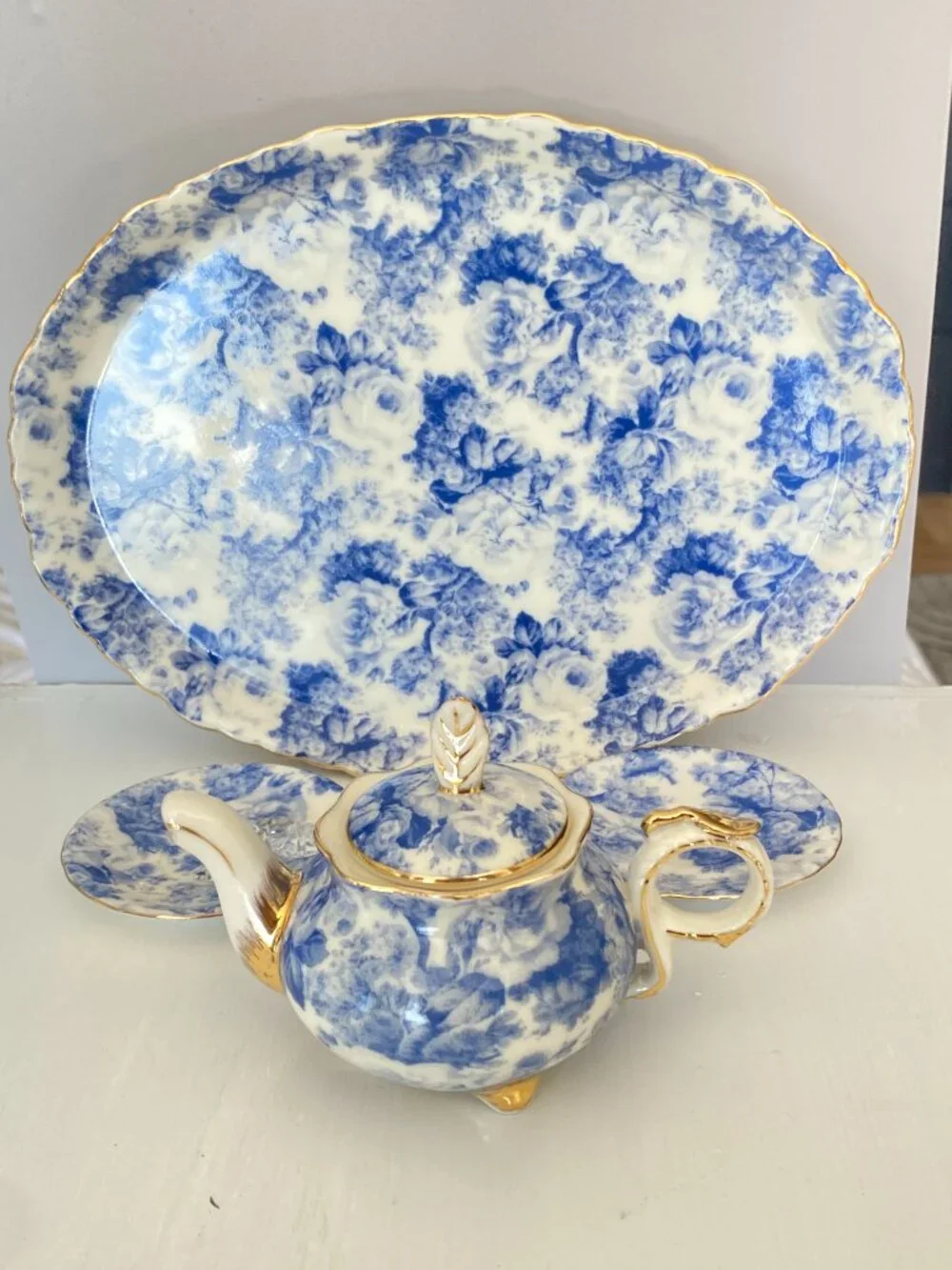 Blue Cottage Rose Chintz Porcelain Tea Set Trinket Trays 25k gold trim